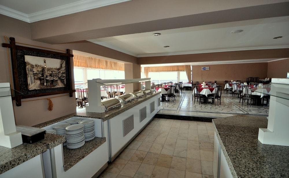 Surtel Hotel كوشاداسيه المظهر الخارجي الصورة