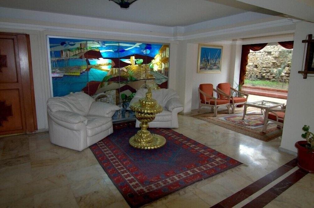 Surtel Hotel كوشاداسيه المظهر الخارجي الصورة