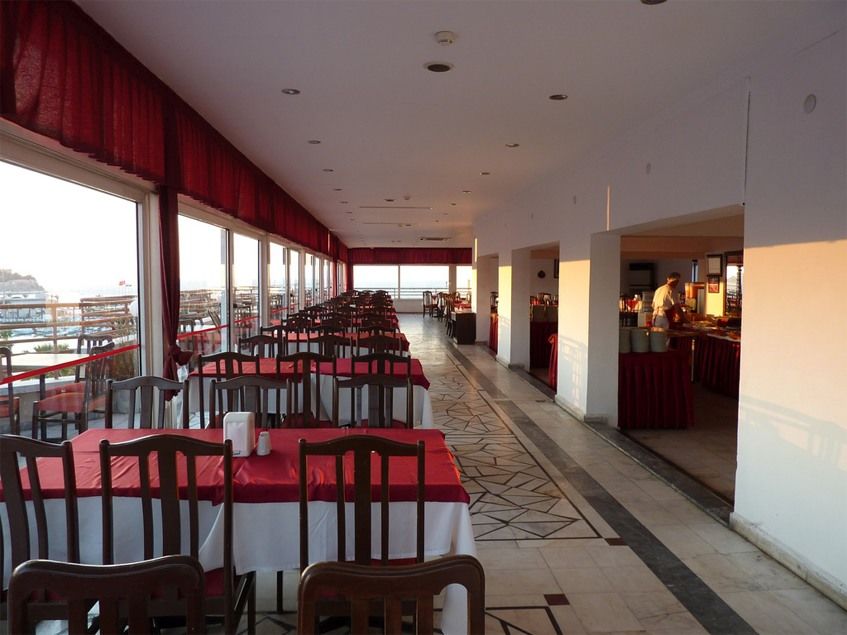Surtel Hotel كوشاداسيه المظهر الخارجي الصورة
